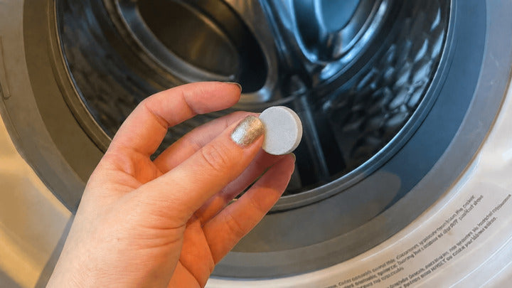 Illustration of washing machine cleaning